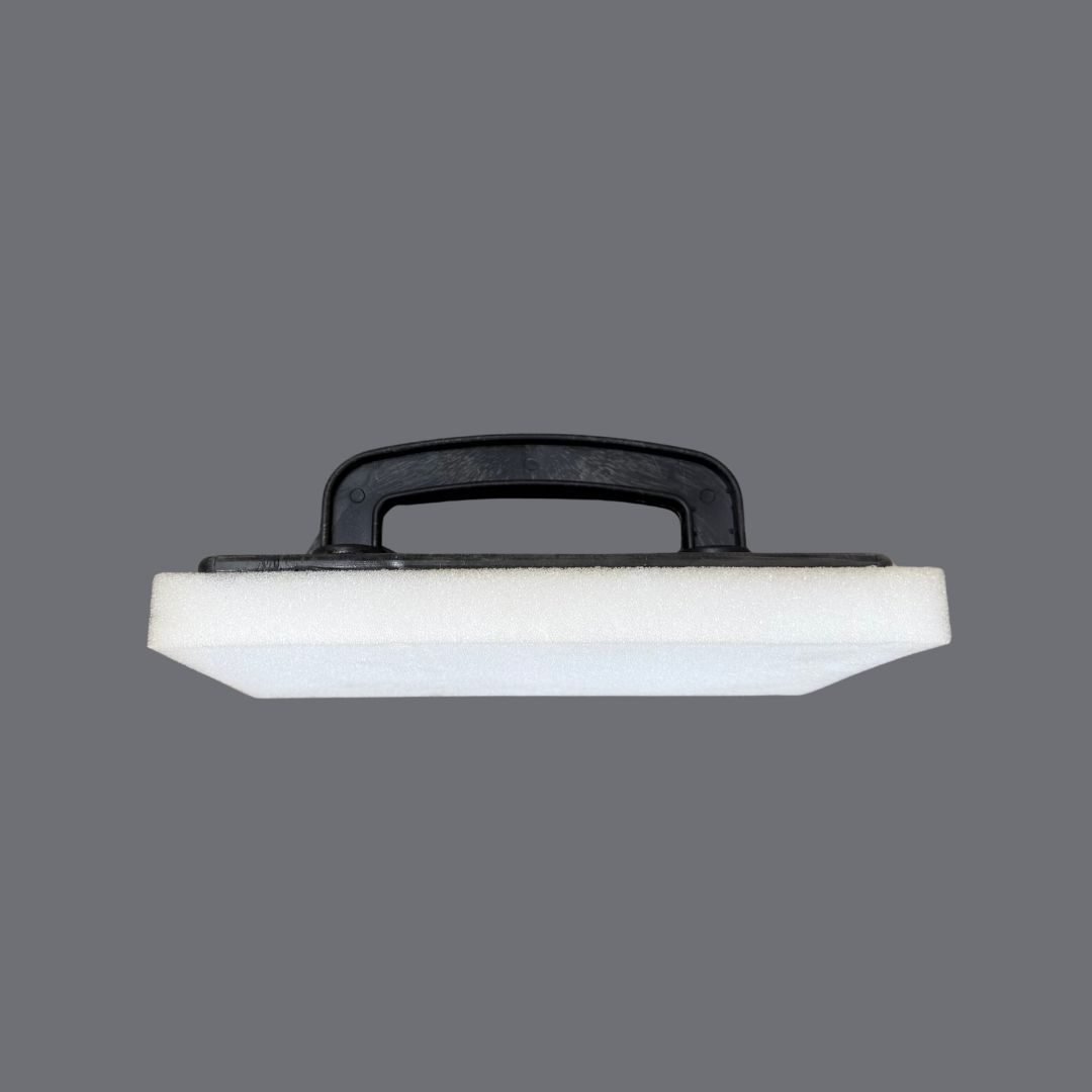 fratacho Fratacho de alta resistencia, ideal para alisar, nivelar y dar terminación profesional en obras y reformas. Herramienta práctica, duradera y fácil de usar para lograr superficies lisas y uniformes.